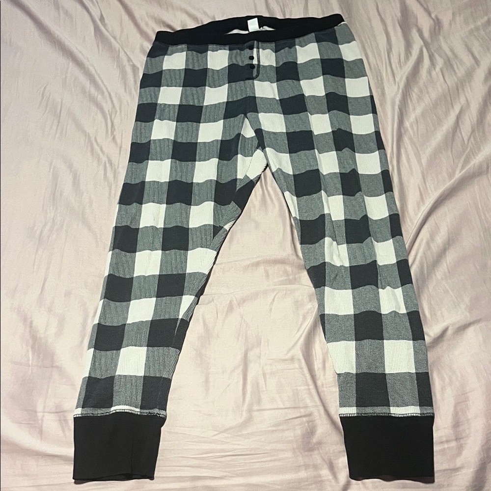 Old Navy Black and White Plaid Pajama Pants